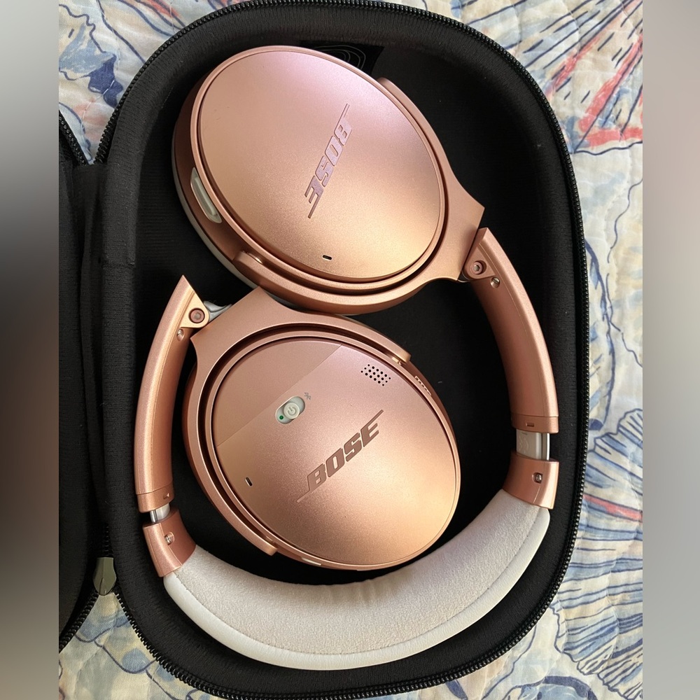 Bose Rose Gold Wireless Headphones - Noise cancelling